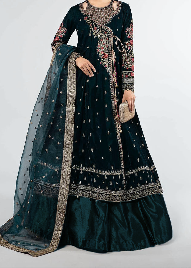 Grace W913-Embroidered 3pc Velvet Dress Dress With Embroidered Organza Dupatta.