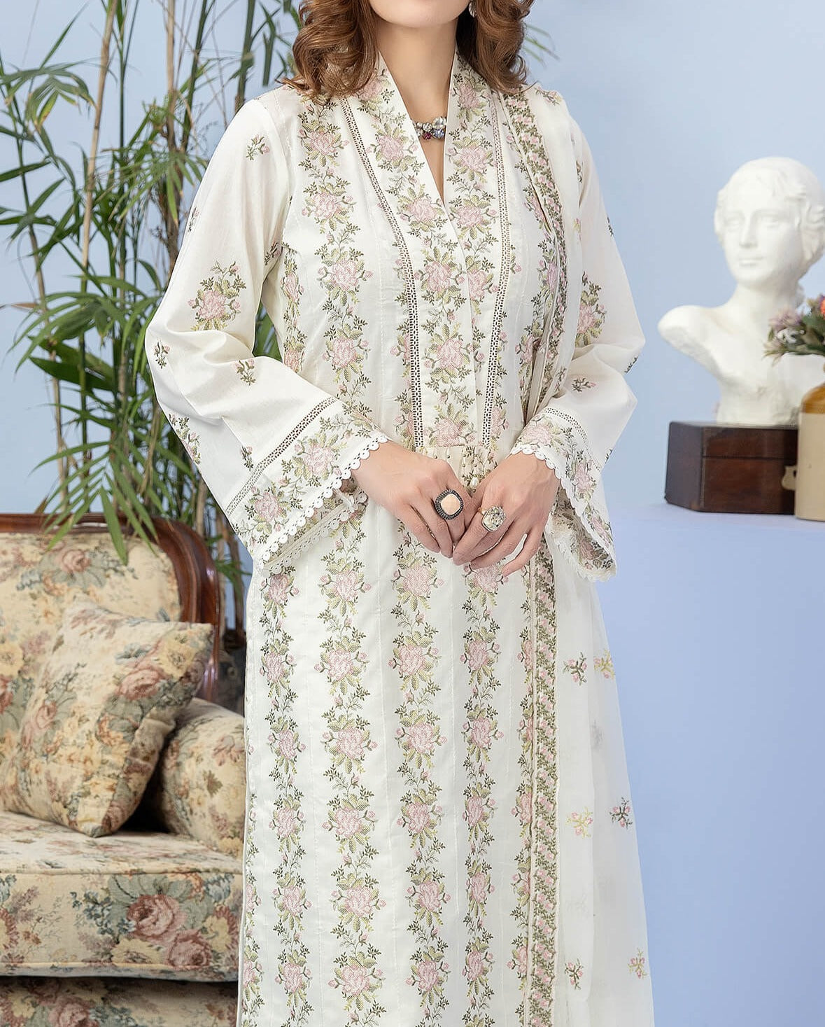 Grace S714-Embroidered 3pc lawn dress with Embroidered chiffon dupatta.