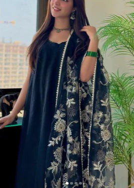 Grace Z-(W502) - Stitched Embroidered 3pc marina dress with Embroidered Organza Dupatta.