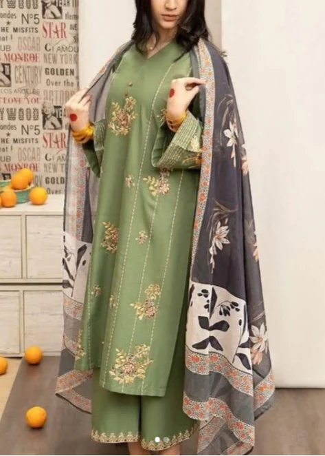 Grace Z78- Stitched Embroidered 3PC Lawn with Printed Munar Dupatta.