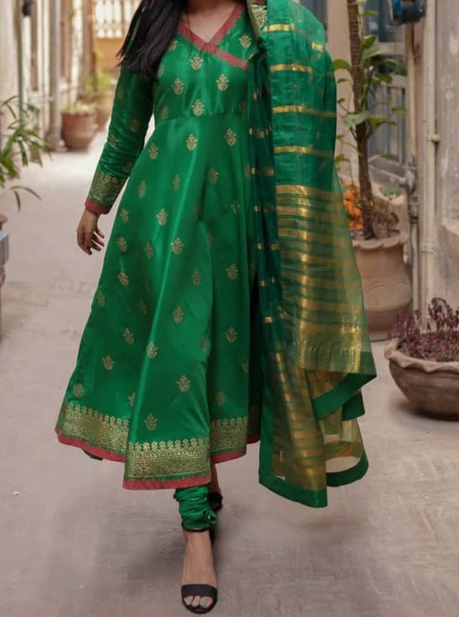 Grace W300- Embroidered 3pc Kataan Silk dress With Printed Organza dupatta.
