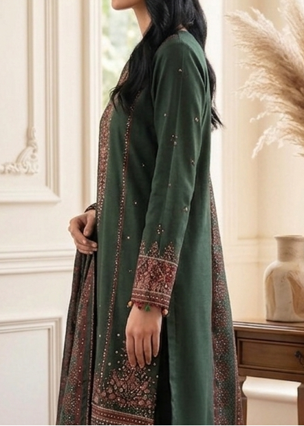 Grace S1153-Embroidered 3pc Lawn Dress With Printed Munar Dupatta.