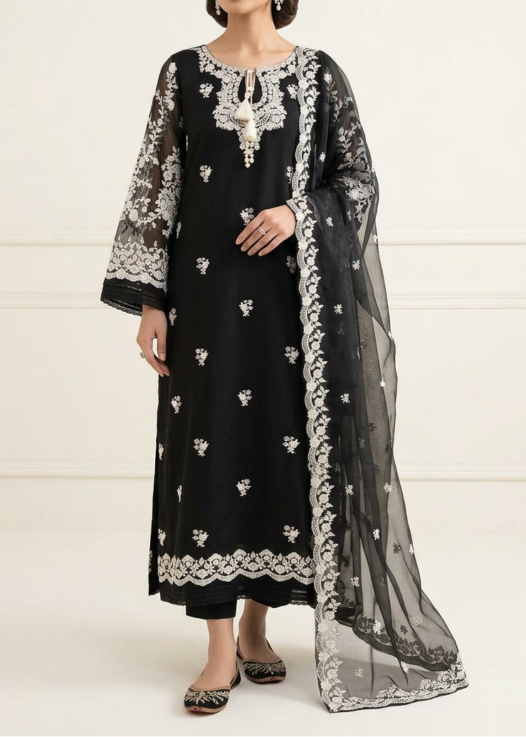 Grace S807-Embroidered 3pc organza dress with Embroidered organza duppata.