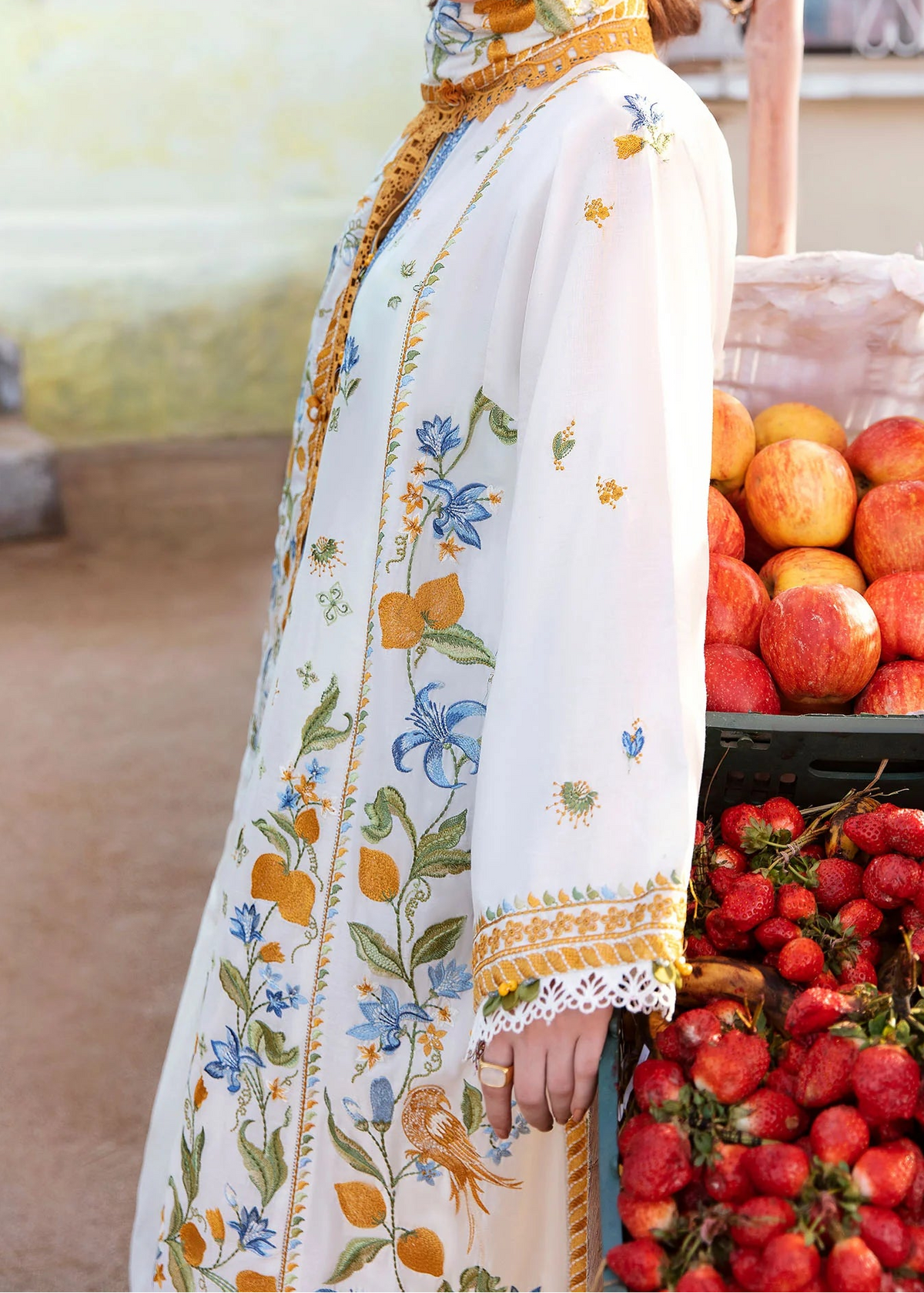 Grace S1408 - Embroidered 3pc Lawn Dress With Printed Lawn Dupatta.