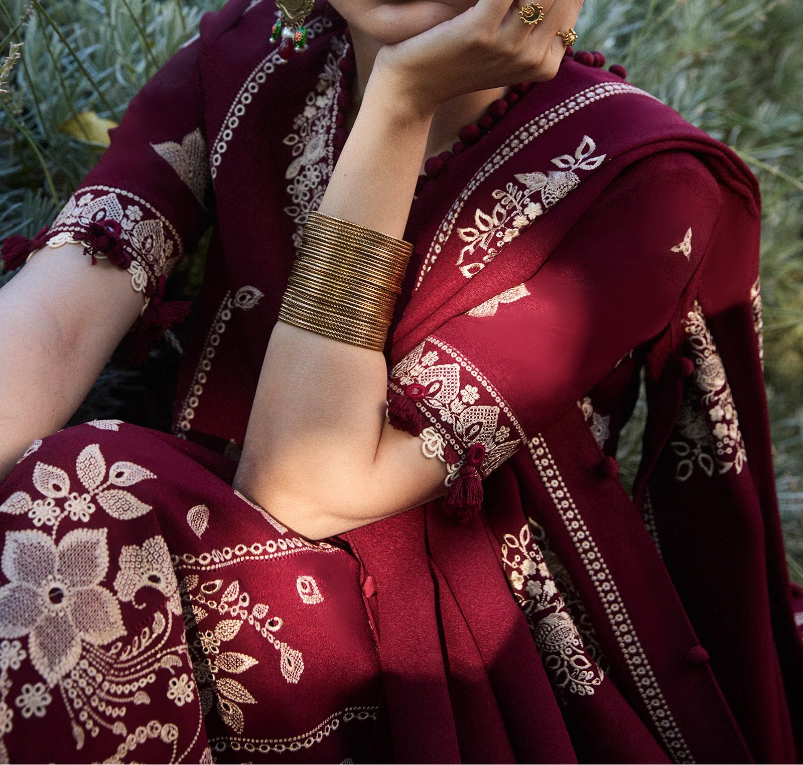 Grace S1431 - Embroidered 3pc CHIKANKARI Lawn Dress With Embroidered Lawn Dupatta.
