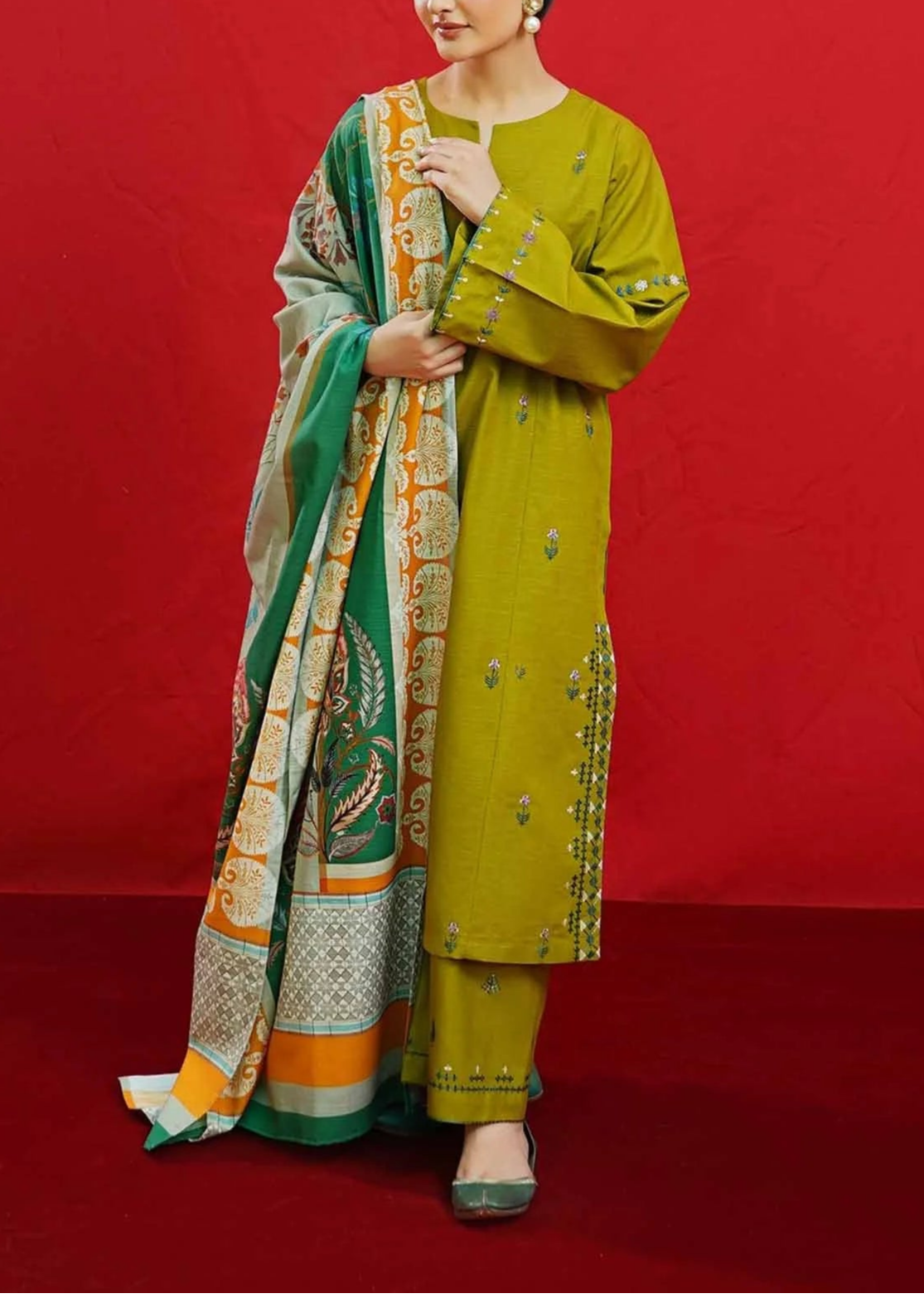 Grace S1073-Embroidered 3pc Lawn dress with Printed Munar Dupatta.