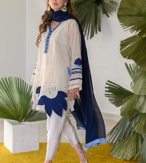 Grace S450-Embroidered 3pc lawn dress with dyed chiffon dupatta.