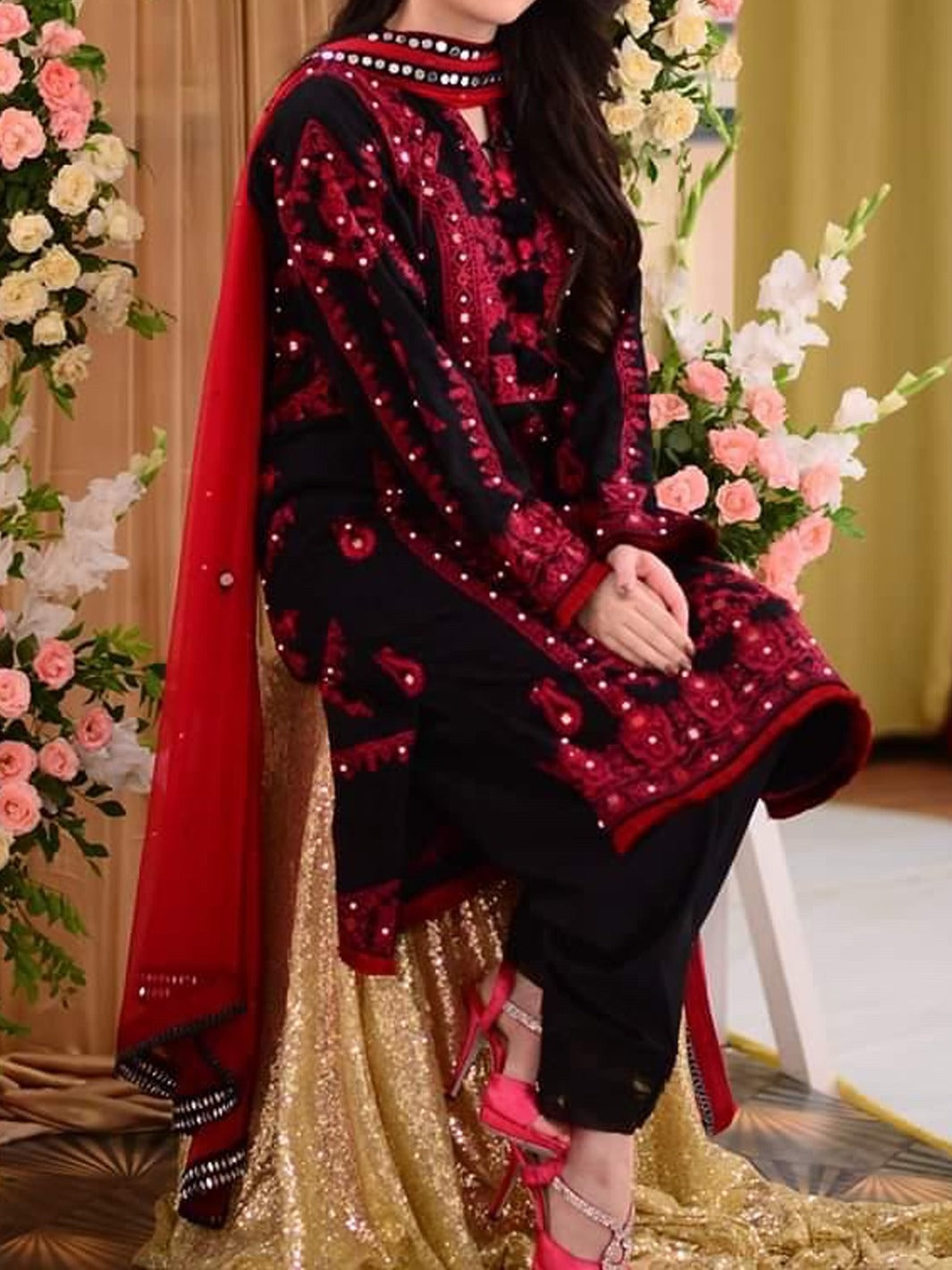 Asim Jofa L-Embroidered 3pc linen dress with embroidered chiffon dupatta.