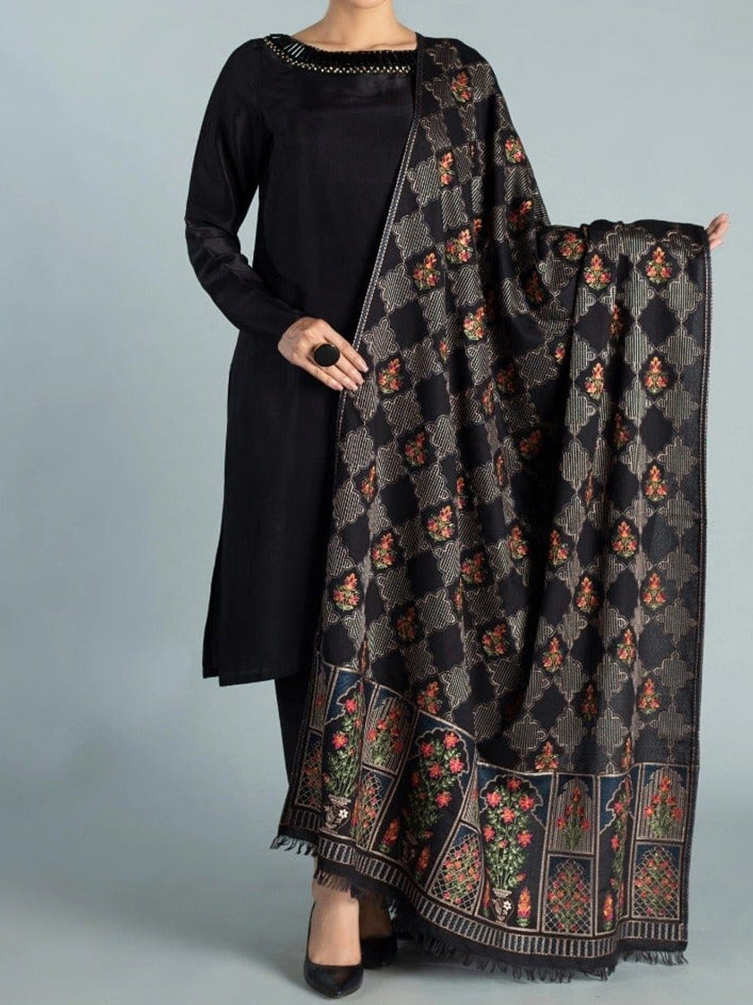 Karandi | Karandi Suit for Ladies | Karandi Sale - gracestore.pk