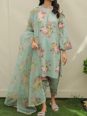 Grace W332-Printed 3pc khaddar dress With Printed chiffon dupatta.
