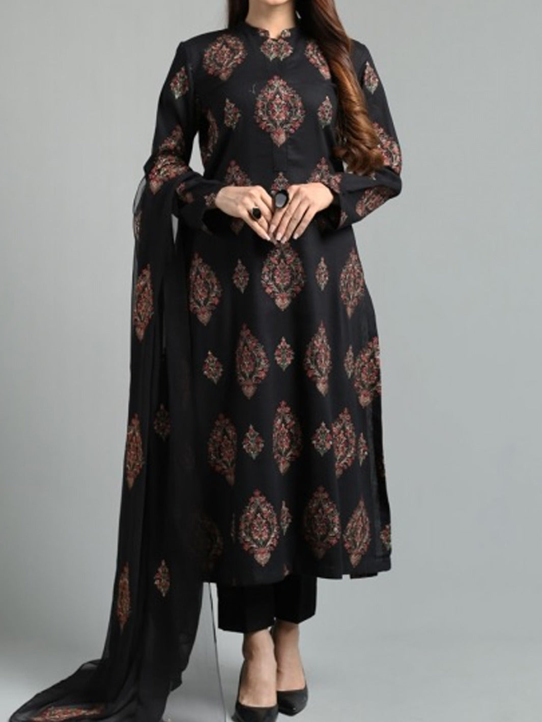 Grace W441-Embroidered 3pc karandi dress with embroidered chiffon dupatta.