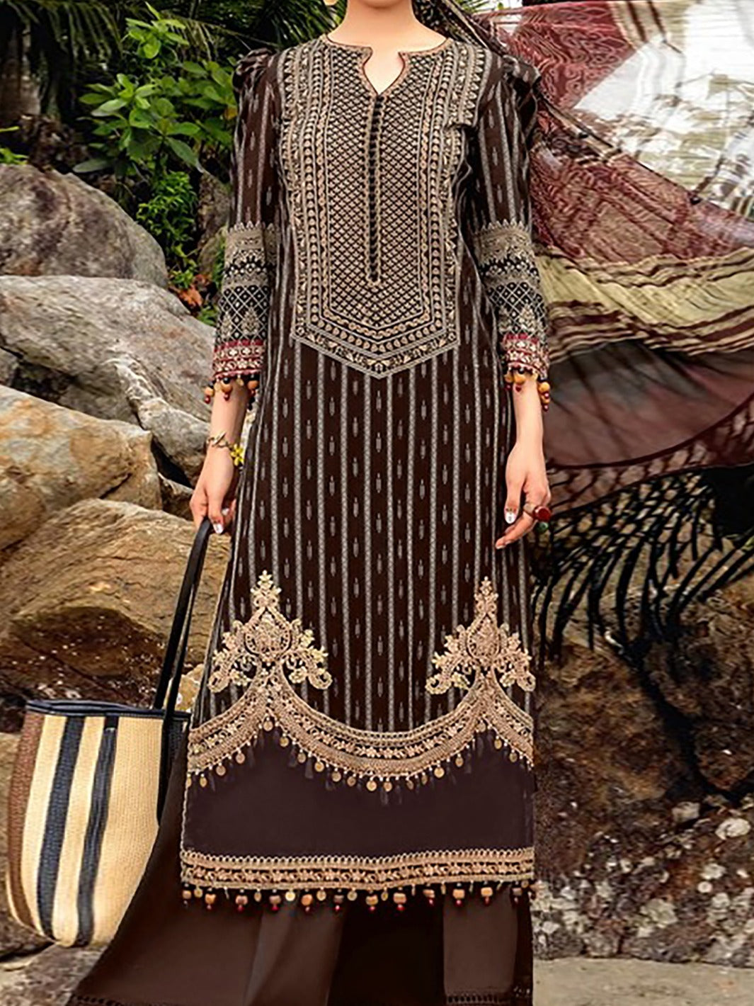 Grace S622-Embroidered 3pc Lawn dress with Printed Chiffon dupatta.