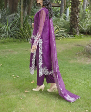 Grace S618-Embroidered 3pc Organza dress With Embroidered Organza dupatta.