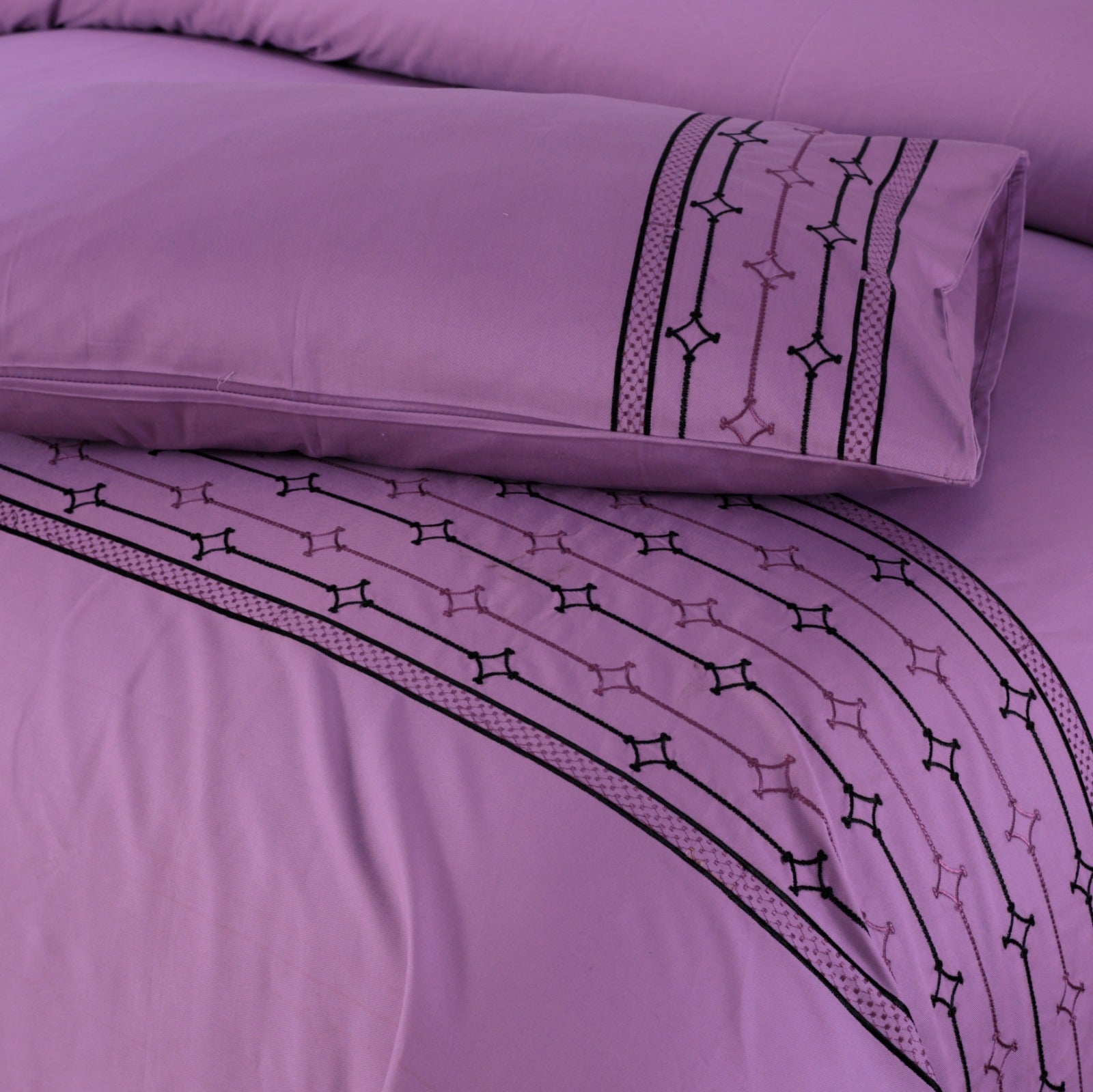 FL980 -  Embroidered Bedsheet SET