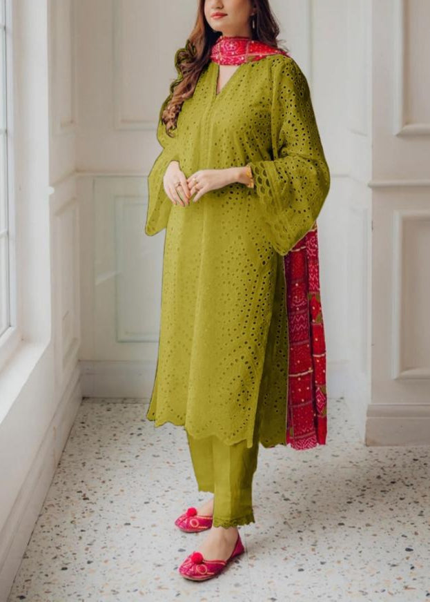 Grace S1082 Embroidered 3PC CHIKANKARI Lawn Dress With Printed Munar Dupatta.
