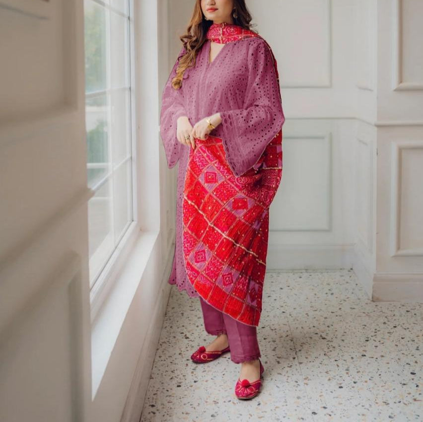 Grace S1075 Embroidered 3PC CHIKANKARI Lawn Dress With Printed Munar Dupatta.