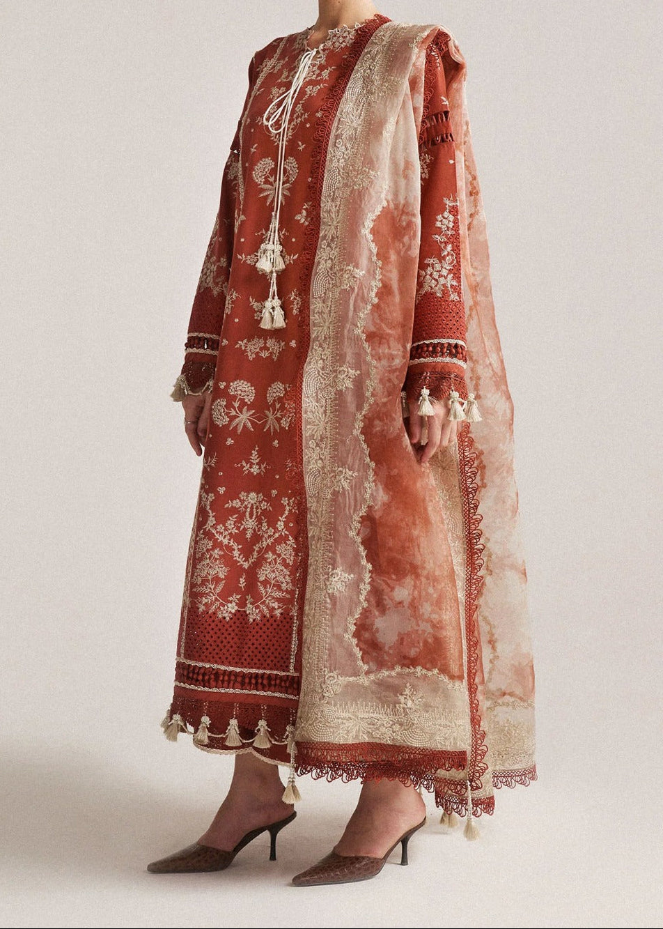 Grace S1330-Embroidered 3pc Lawn Dress With Printed Lawn Dupatta.