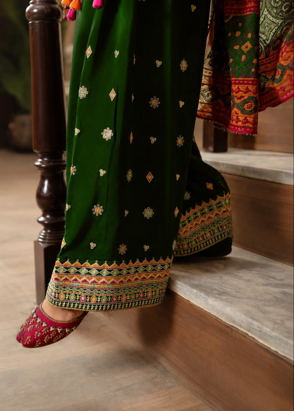 Grace S1536 - Embroidered 3pc Lawn Dress With Printed Lawn Dupatta.