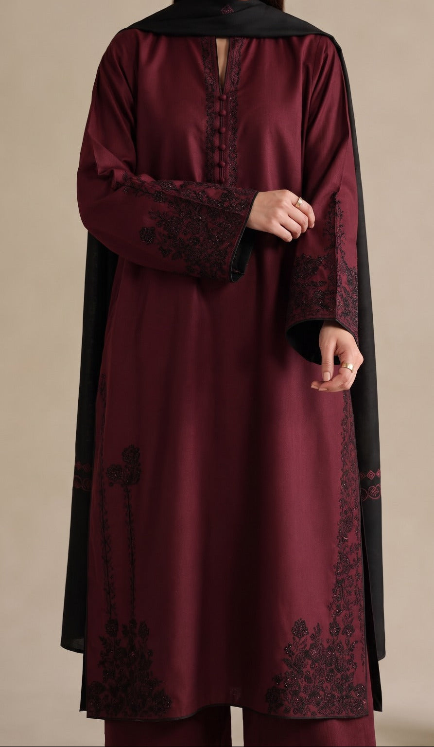 Grace S1574-Embroidered 3pc Lawn Dress With Printed voile Dupatta.
