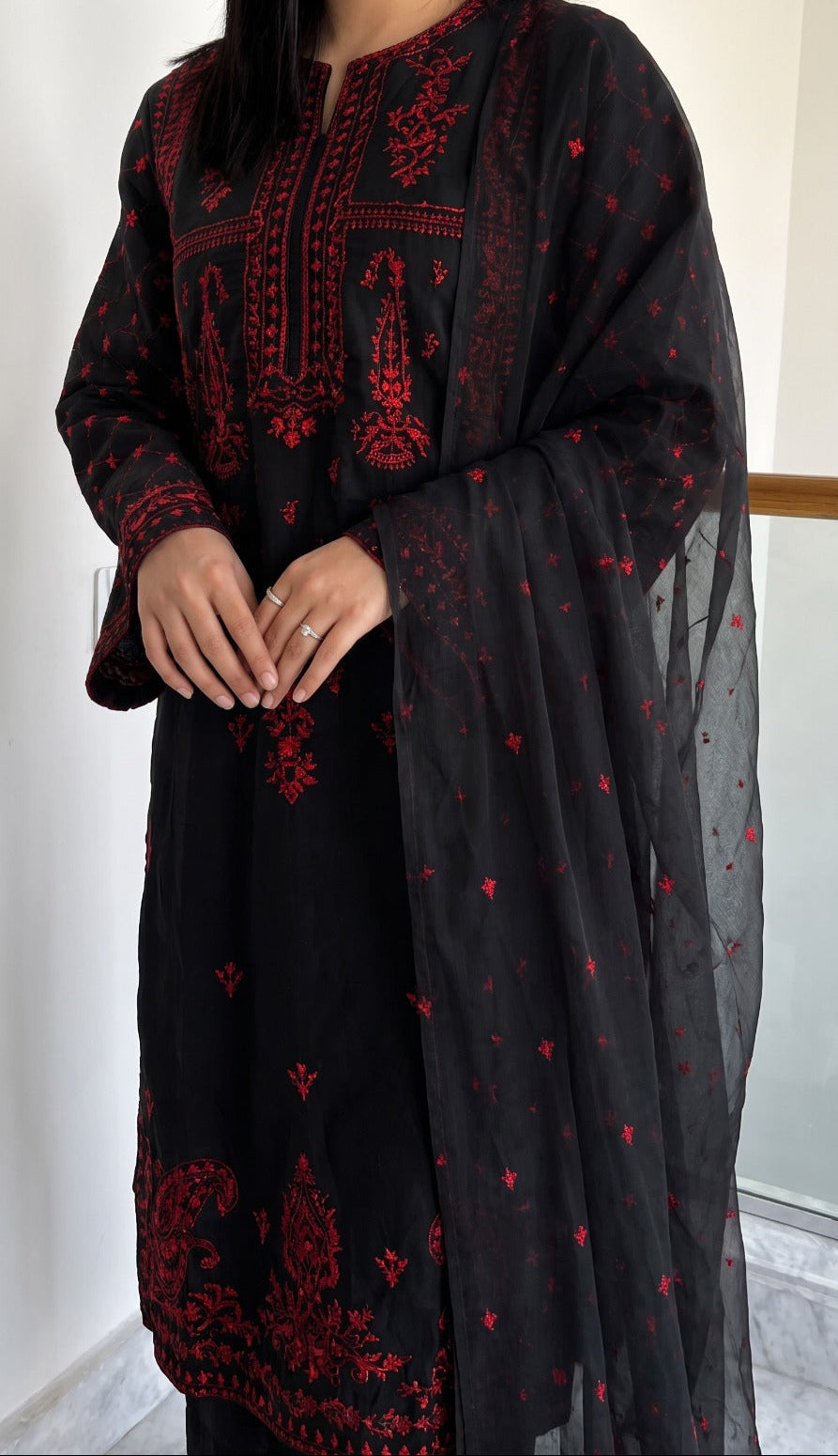 Grace S1578 - Embroidered 3pc Lawn Dress With Embroidered Chiffon Dupatta.