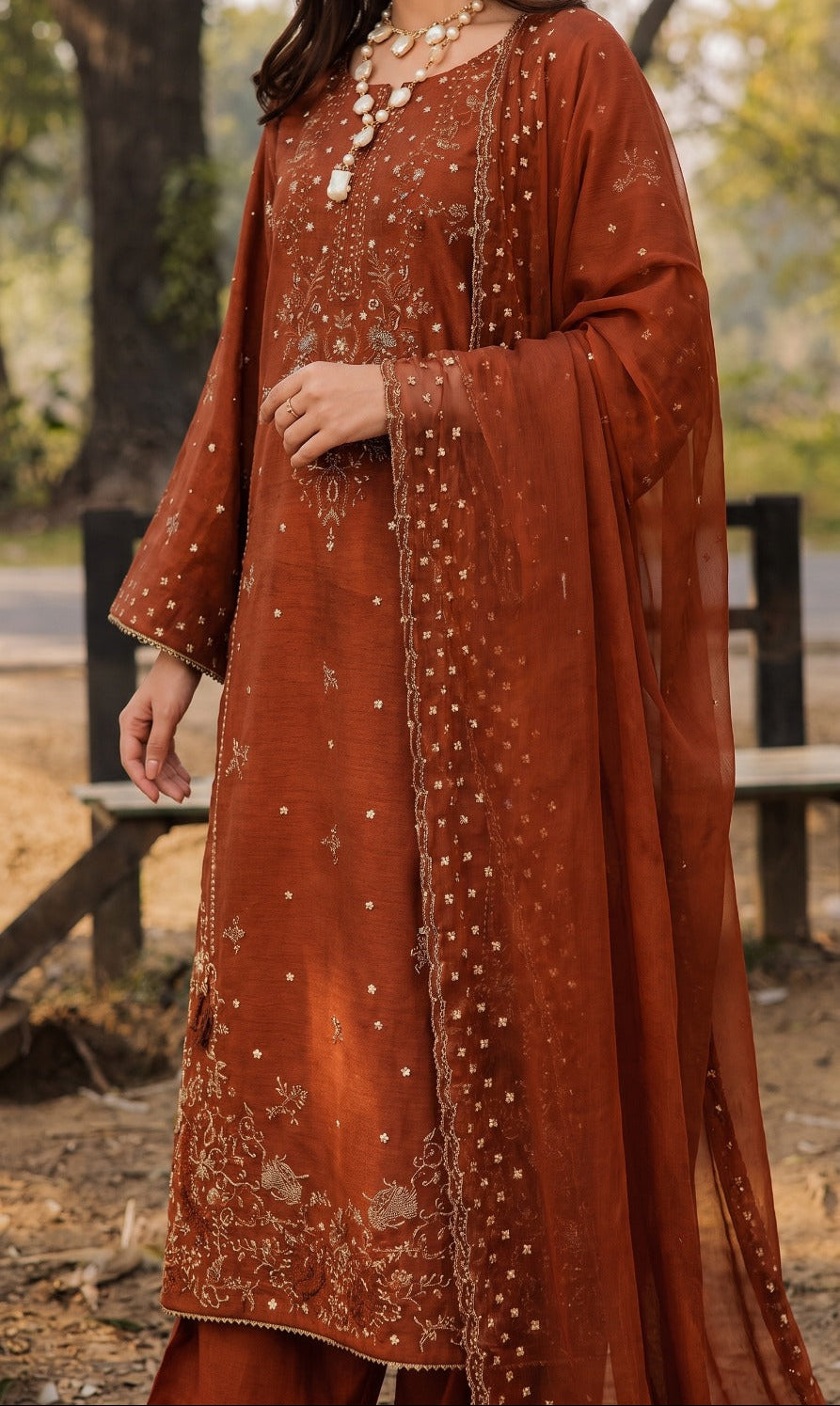 Grace S1593 - Embroidered 3pc Lawn Dress With Embroidered Chiffon Dupatta.