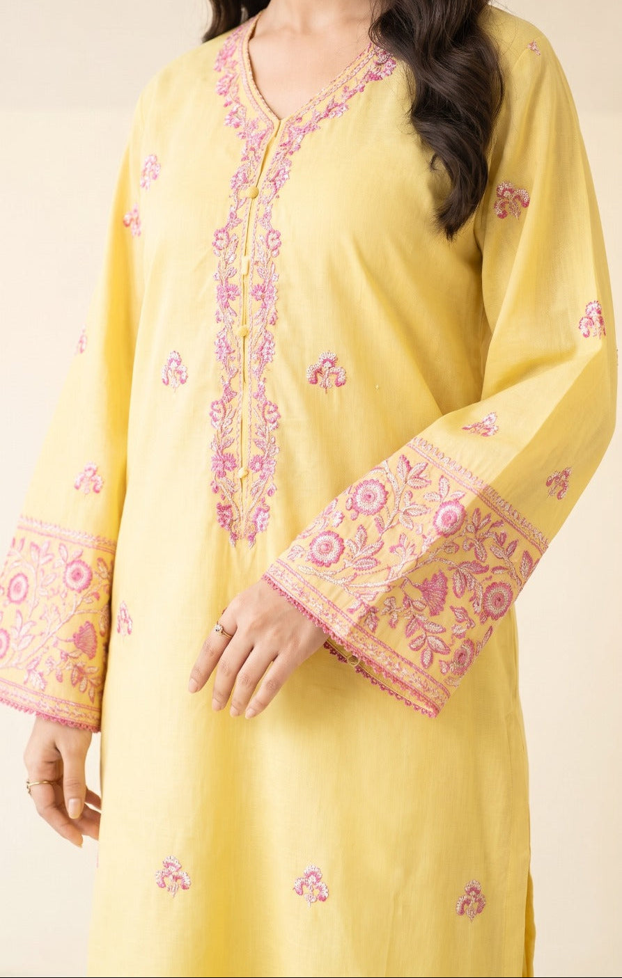 Grace S1600-Embroidered 2pc Lawn Dress.