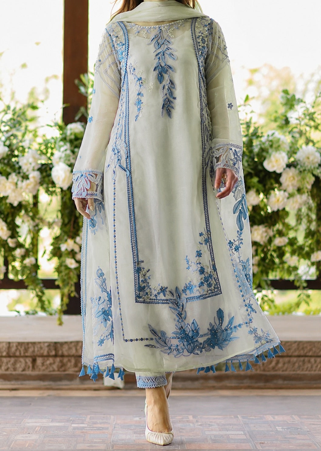 Grace S1603-Embroidered 3pc Lawn Dress With Embroidered Chiffon Dupatta .