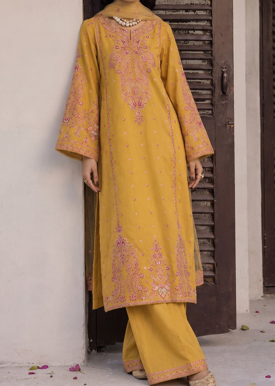 Grace S1615 - Embroidered Sequence 3pc Lawn Dress With Embroidered Sequence Khadi Net Dupatta.