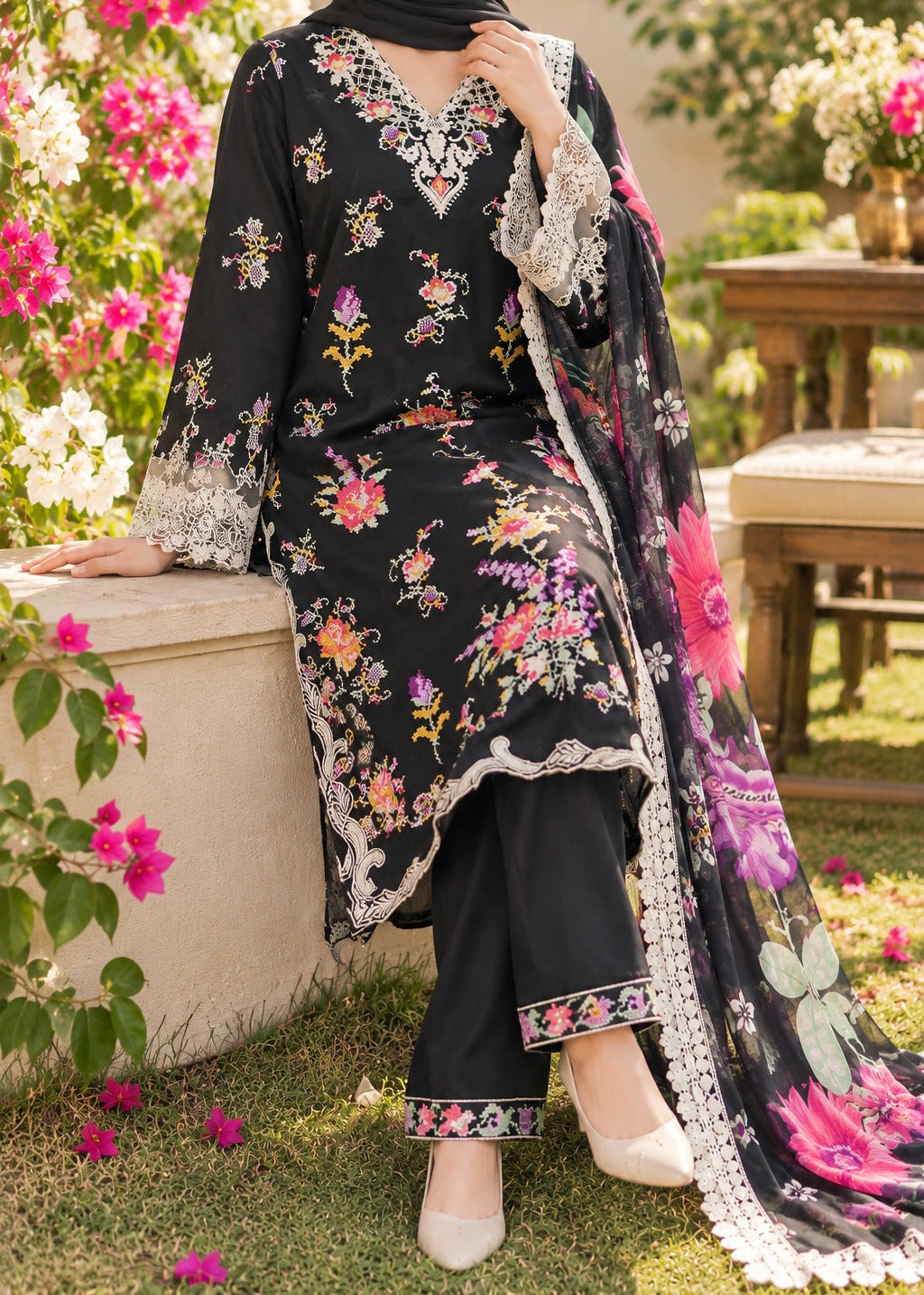 Grace S1632 - Embroidered 3pc Lawn Dress With Printed Chiffon Dupatta.