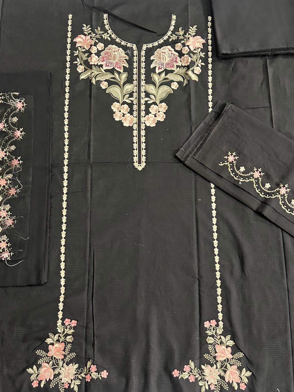 Grace S1292-Embroidered 2pc Lawn Dress.