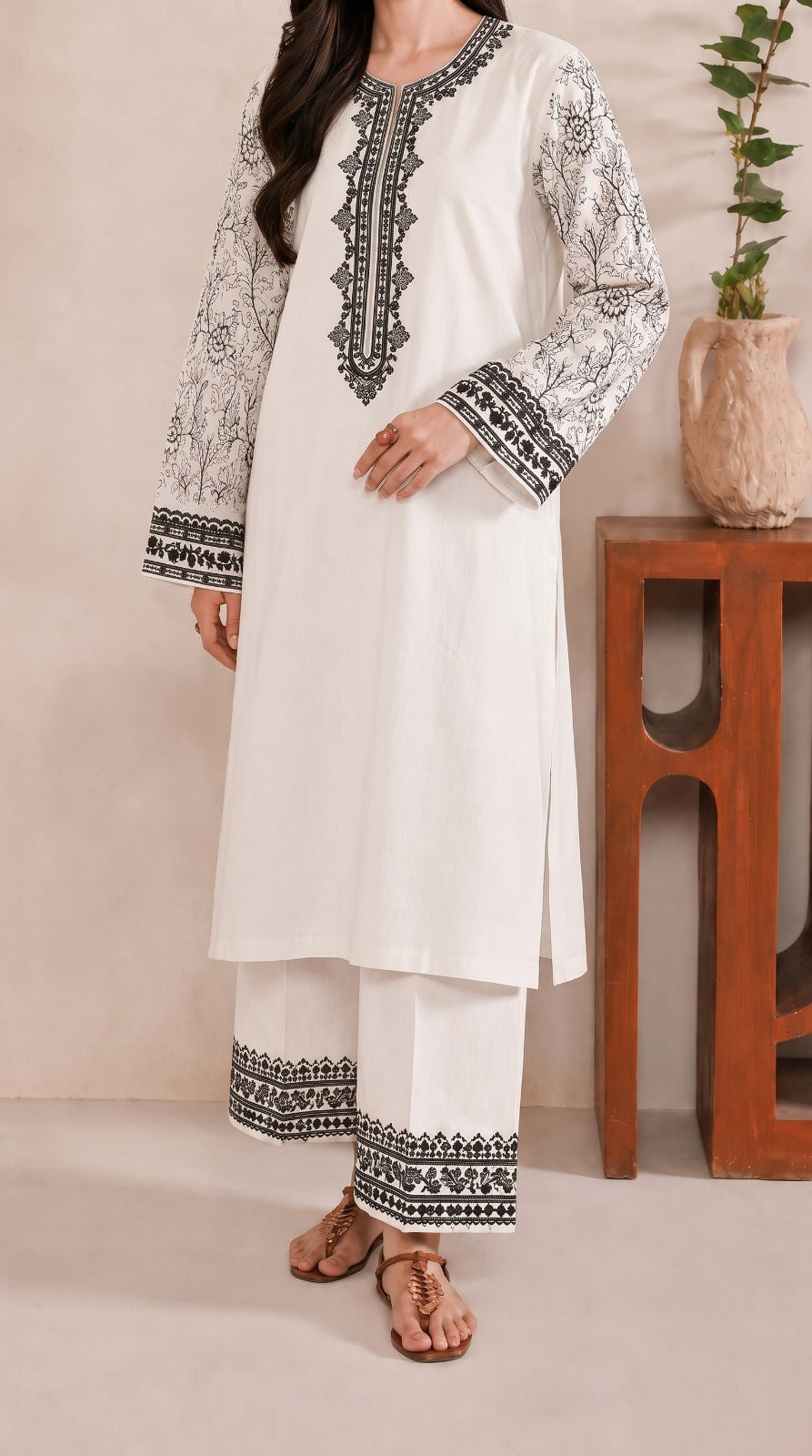 Grace S1581-Embroidered 2pc Lawn Dress.