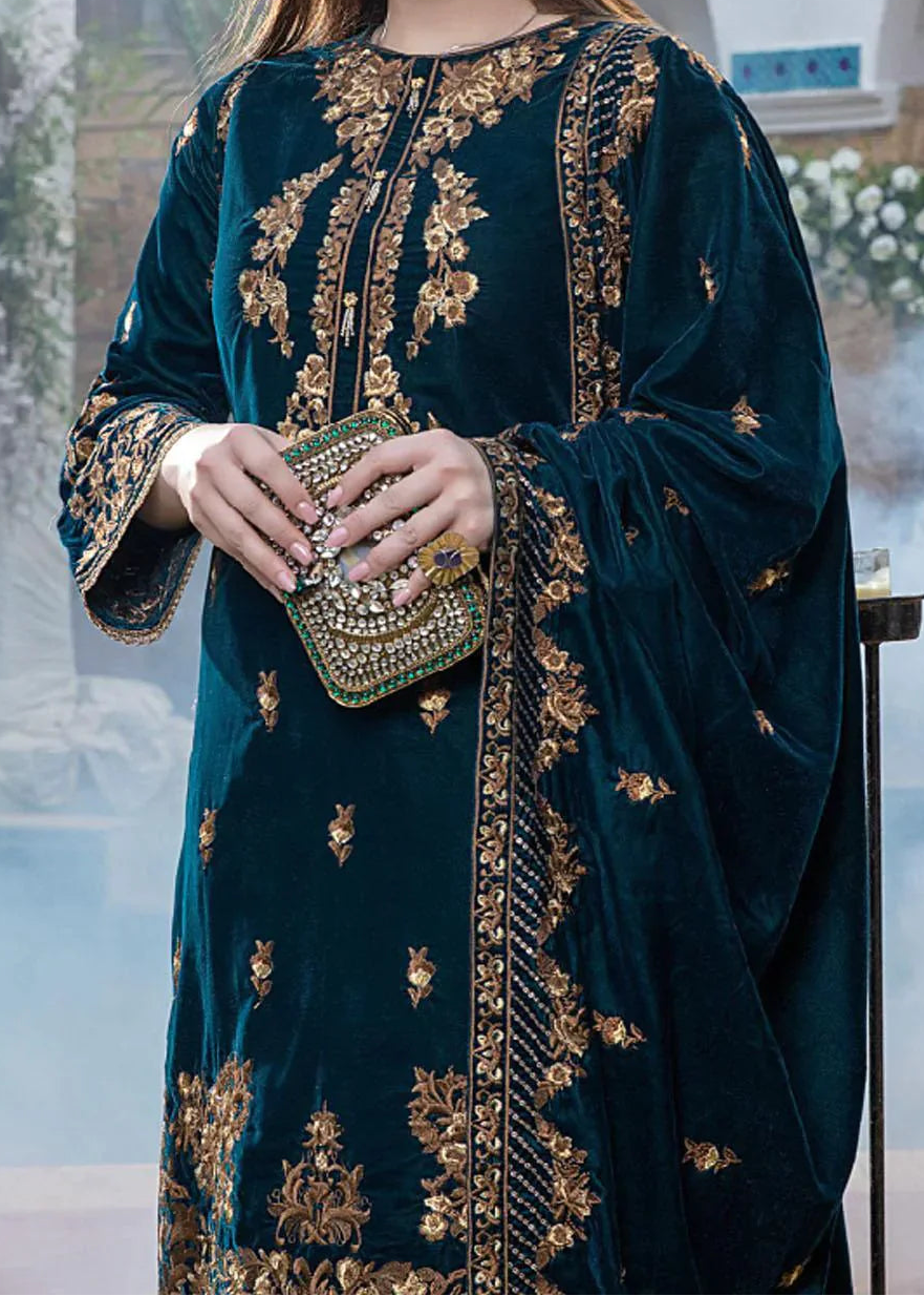 Grace W938-Embroidered 3pc Velvet Dress Dress With Embroidered Velvet Shawl.