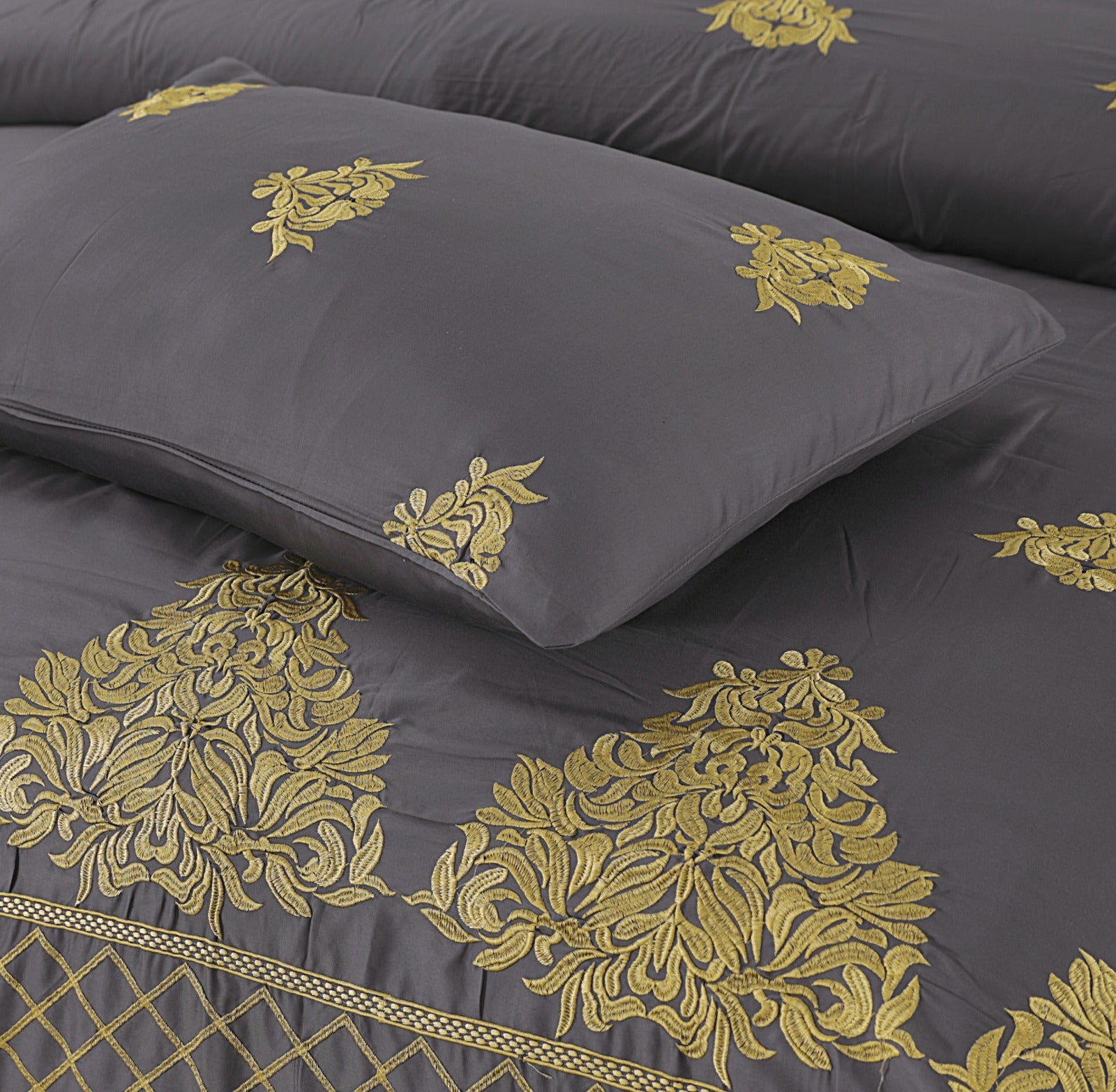 K0020- Embroidered Duvet Cover Set (Luxury Sateen) .