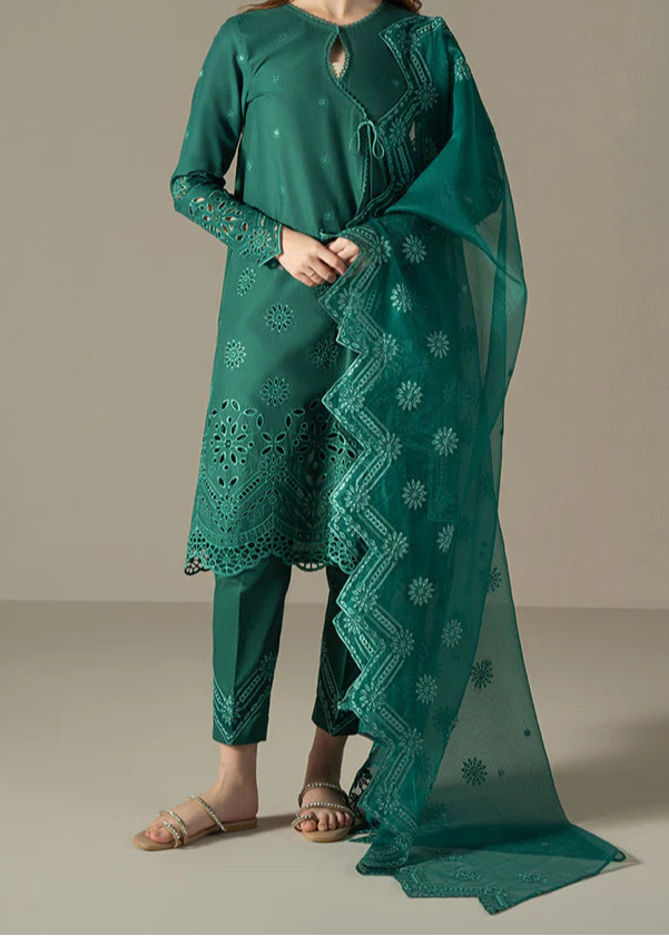 Grace S1236-Embroidered 3pc CHIKANKARI Lawn Dress With Embroidered CHIKANKARI Organza Dupatta.