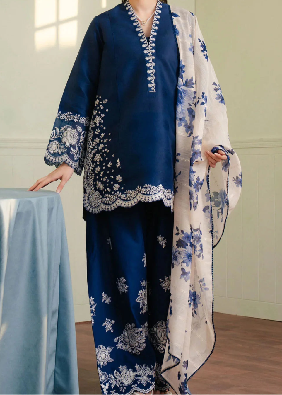Grace S1252-Embroidered 3pc Lawn Dress With Printed Munar Dupatta.