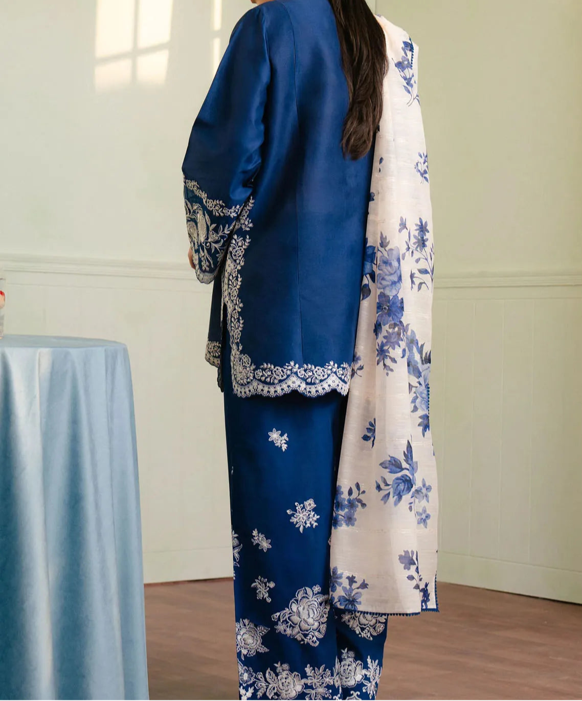 Grace S1252-Embroidered 3pc Lawn Dress With Printed Munar Dupatta.