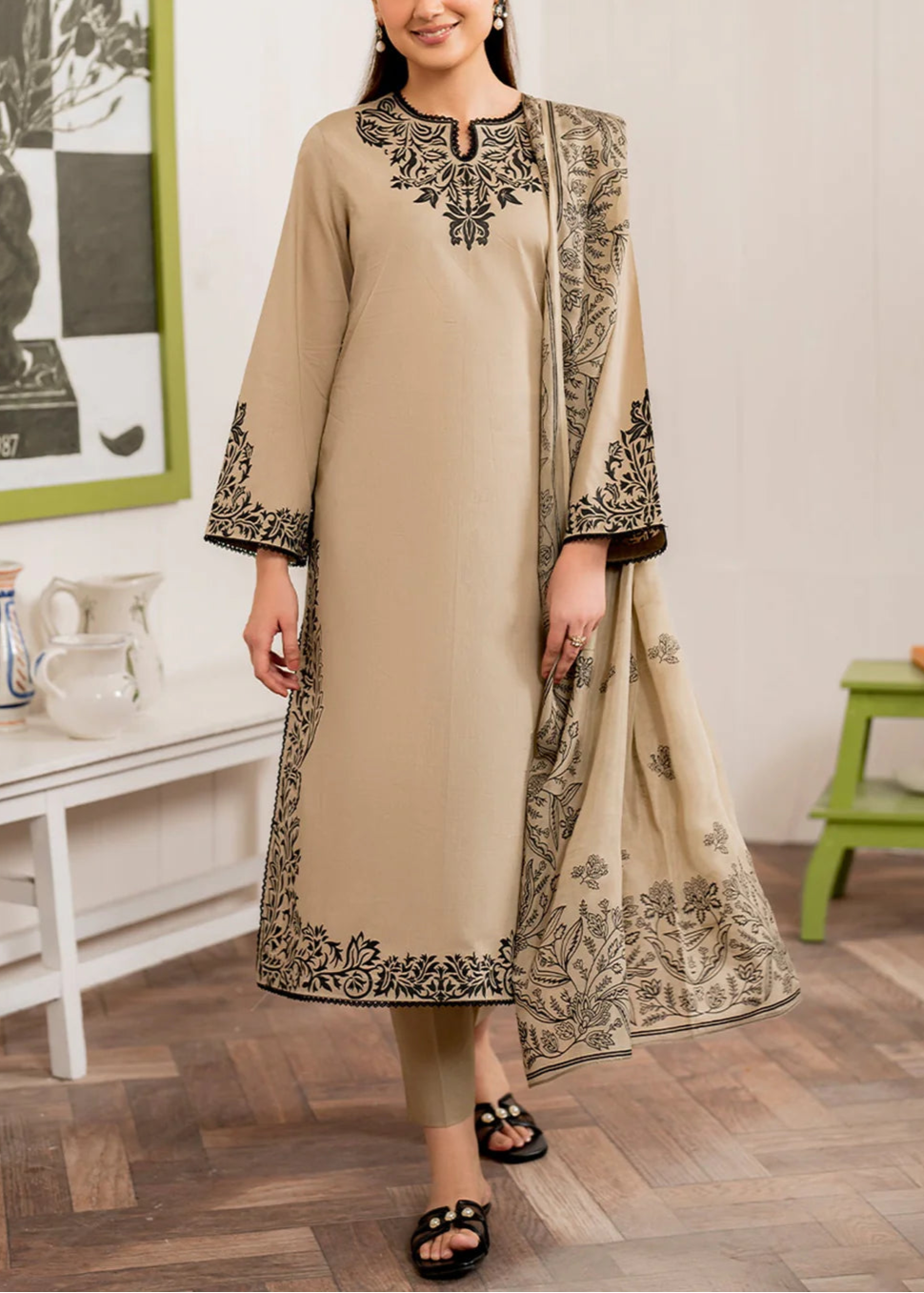 Grace S885-Embroidered 3pc Lawn Dress with Printed Munar Dupatta.