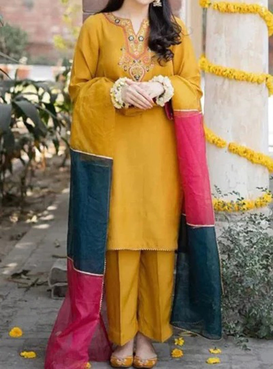 Grace S517-Embroidered 3pc lawn dress with dyed organza dupatta.