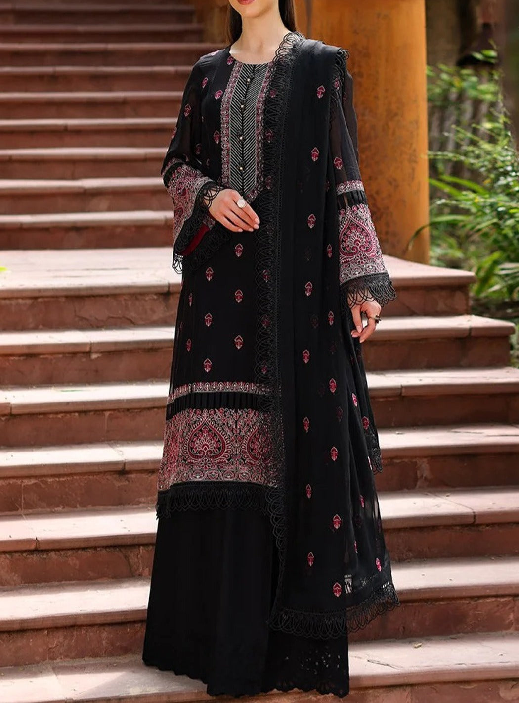 Grace S472-Embroidered 3pc lawn dress with embroidered chiffon dupatta.