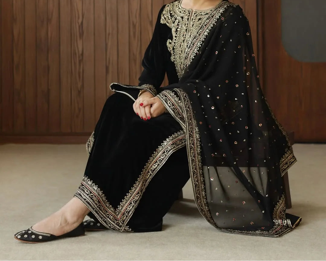 Grace W1120-Embroidered Sequence 3pc Velvet Dress With Embroidered Sequence Chiffon Dupatta.