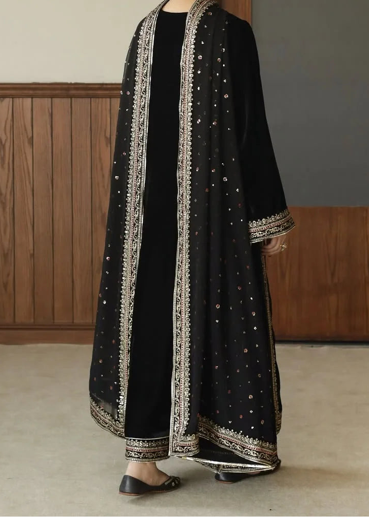 Grace W1120-Embroidered Sequence 3pc Velvet Dress With Embroidered Sequence Chiffon Dupatta.