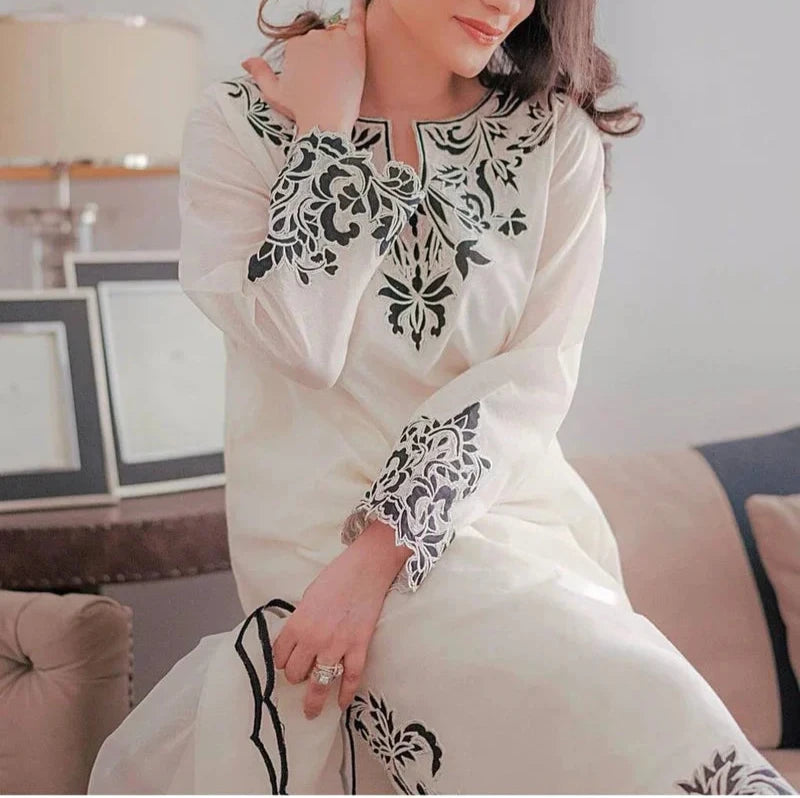 Grace S778-Embroidered 3pc lawn dress with Embroidered chiffon dupatta.