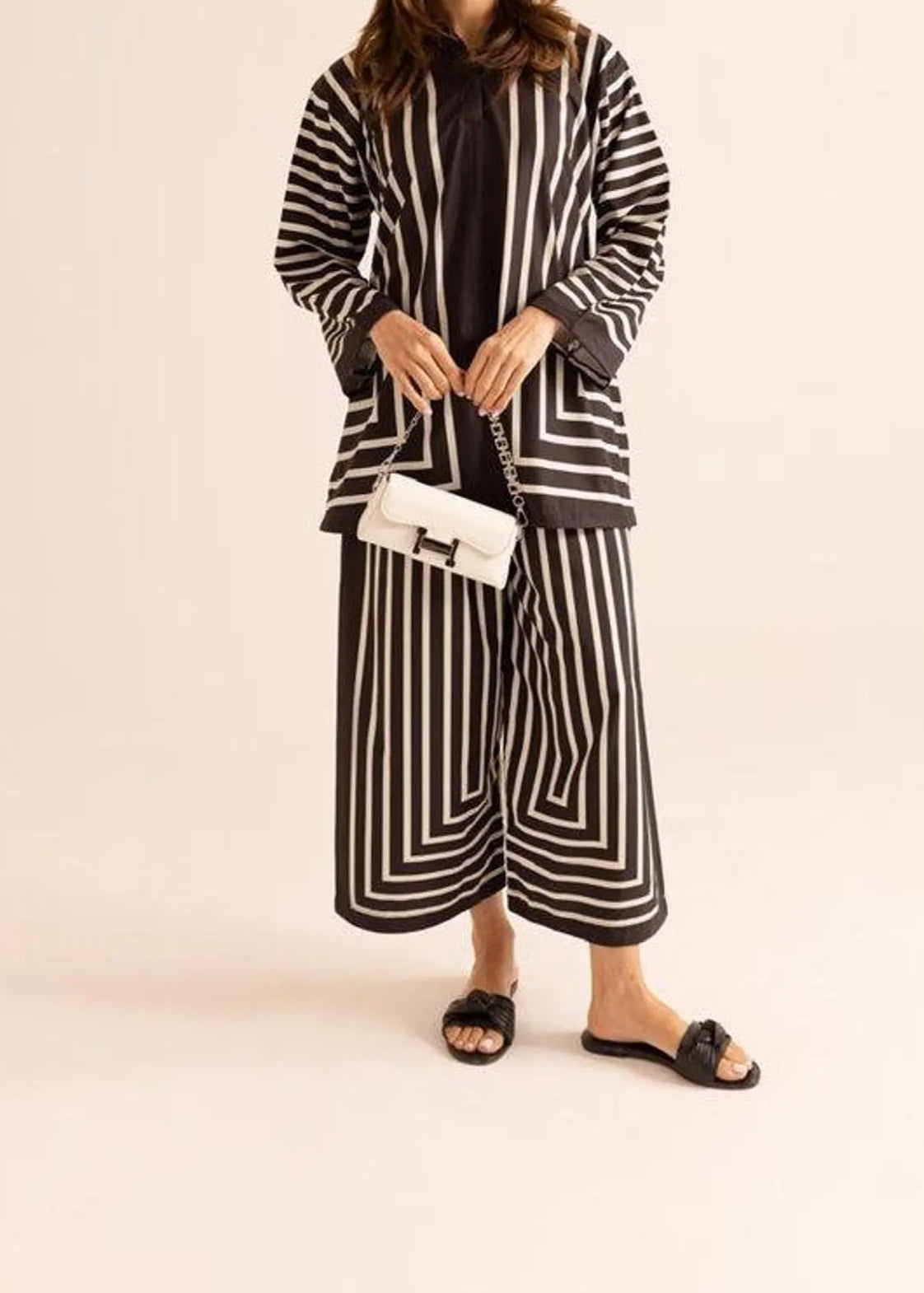 Grace W702 - Digital Printed 3pc Silk dress With Digital Printed Silk dupatta.