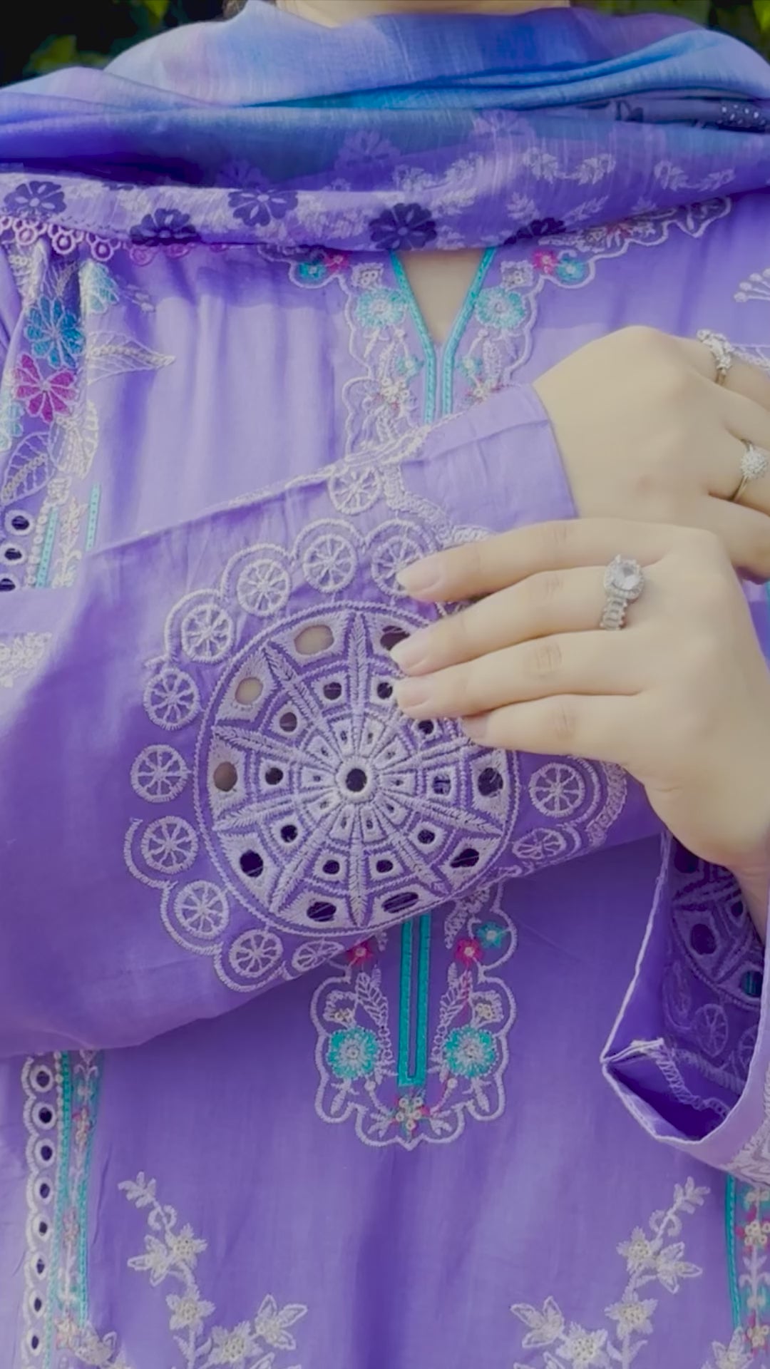 Grace S1113-Embroidered 3pc CHIKANKARI Lawn dress with Printed Munar Dupatta.