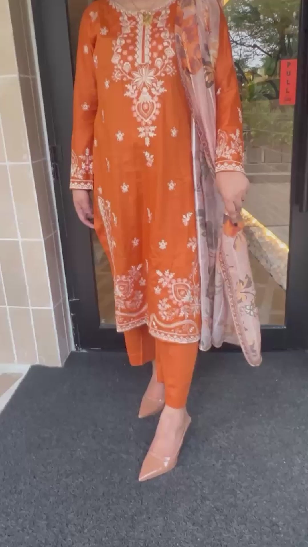 Grace S842-Embroidered 3PC Lawn Dress with Printed Munar Dupatta.