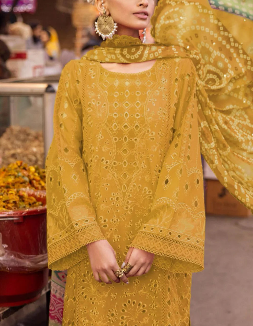 Grace S1124-Embroidered 3pc CHIKANKARI Lawn dress with Printed Munar Dupatta.