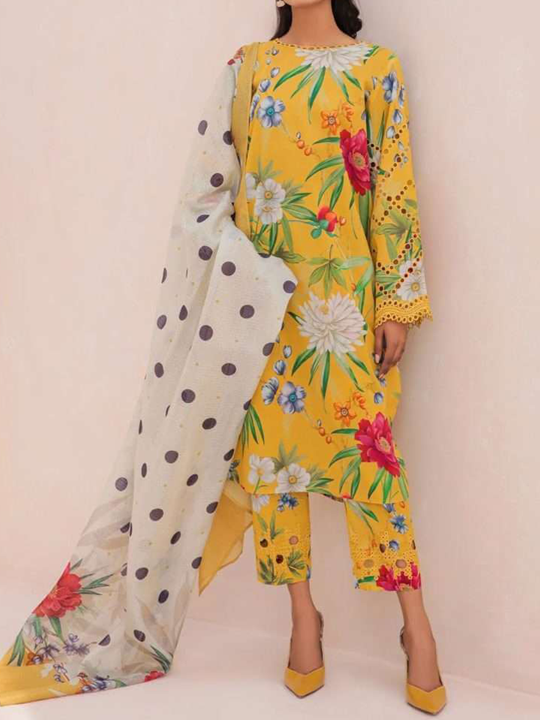 Grace S695-Embroidered 3PC Chicken Lawn Dress with Printed silk dupatta.