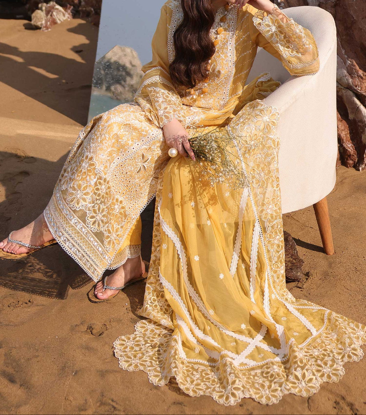 Grace S1344 - Embroidered 3pc Lawn Dress With Embroidered Chiffon Dupatta.