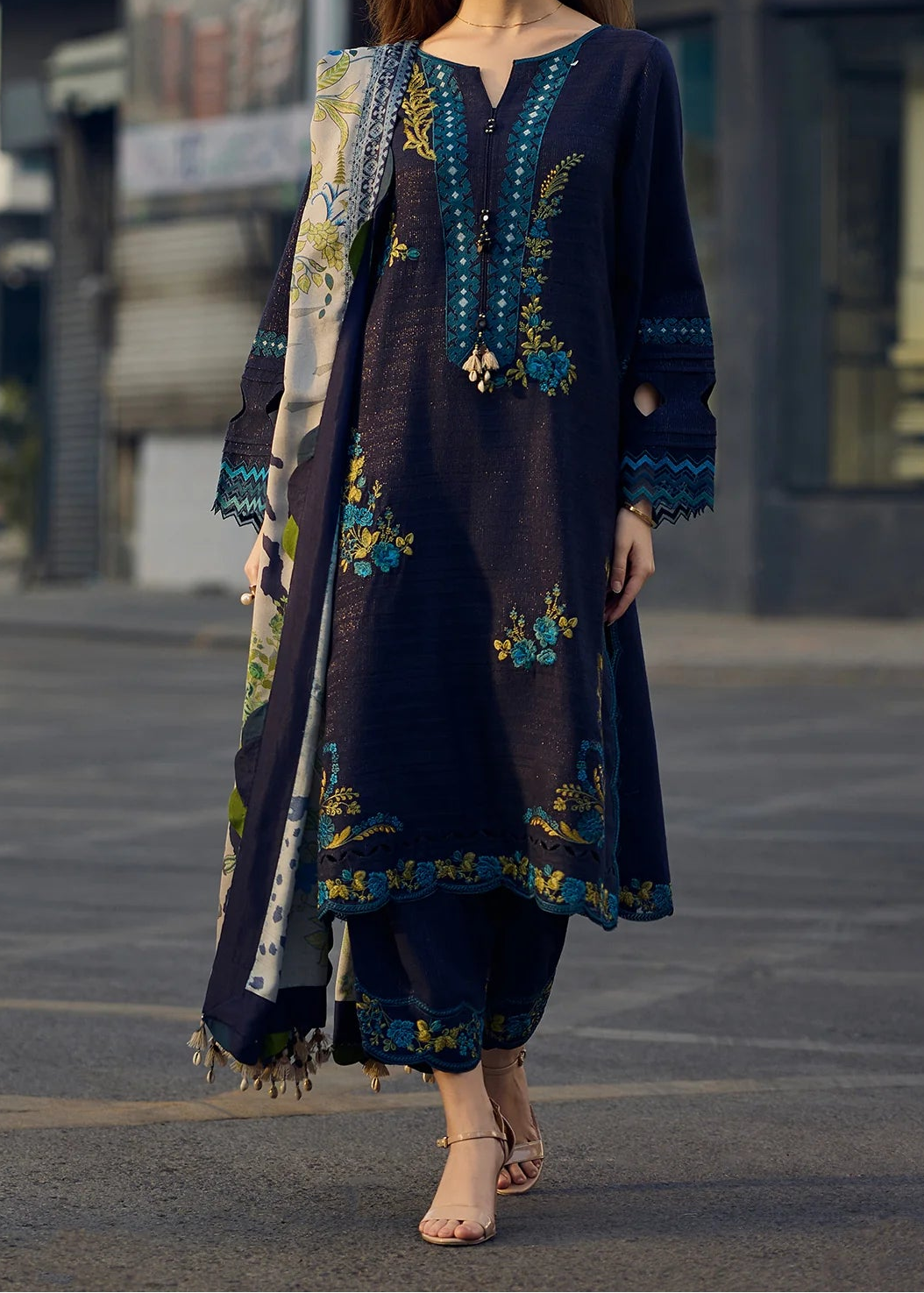 Grace S1446-Embroidered 3pc Lawn Dress With Printed Lawn Dupatta.