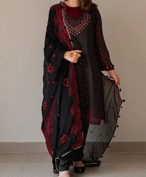 Grace S326 - Embroidered 3pc lawn dress with Embroidered lawn dupatta.